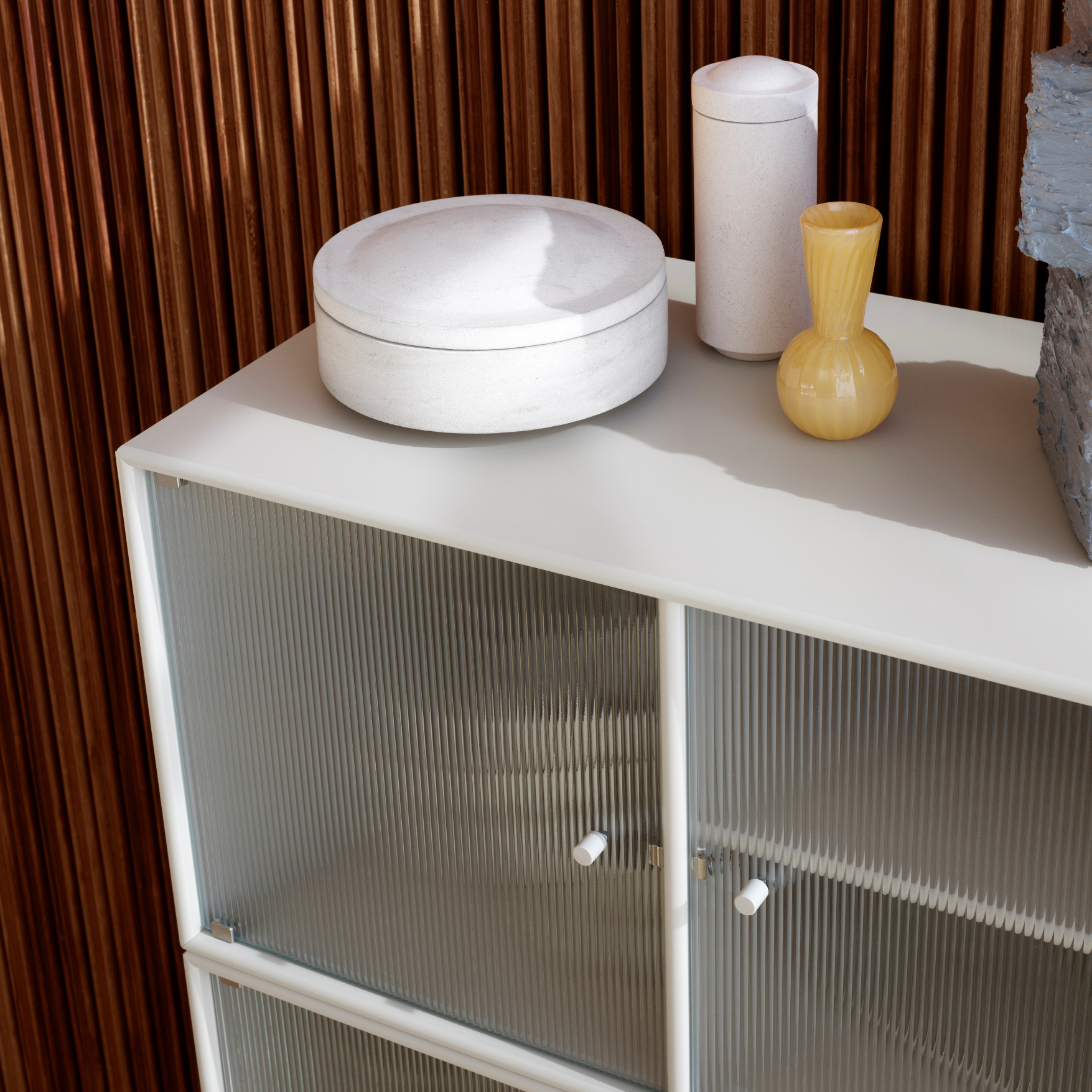 Montana Ripple III Vitrine Cabinet